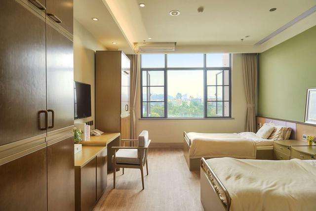 为什么敬老院住不满人？